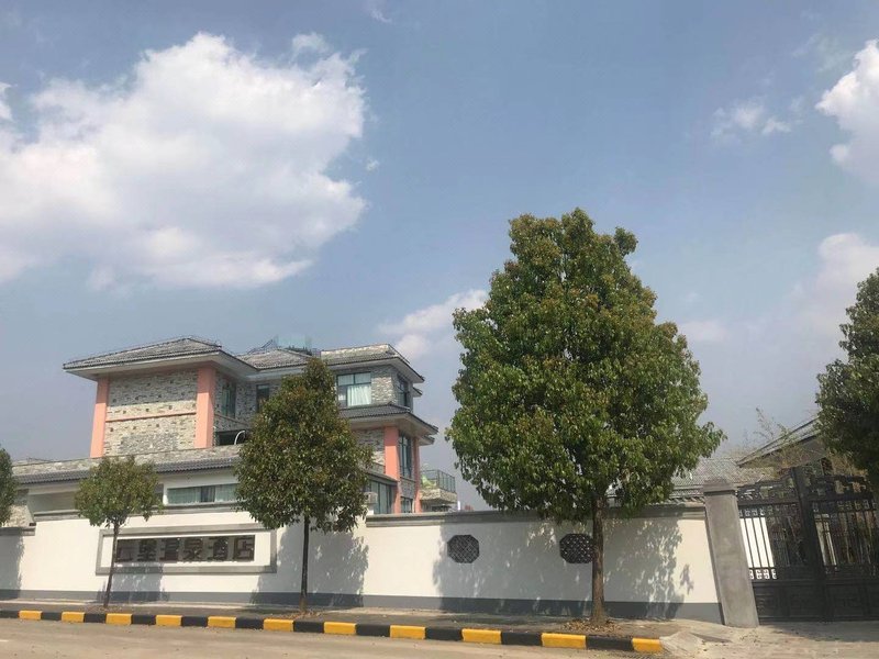 Cloud Castle Hot Springs HotelOver view