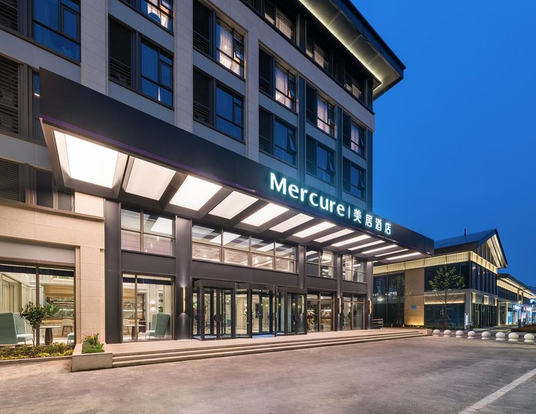 Mercure Hotel (Jingjiang Chenyangli Store) Over view