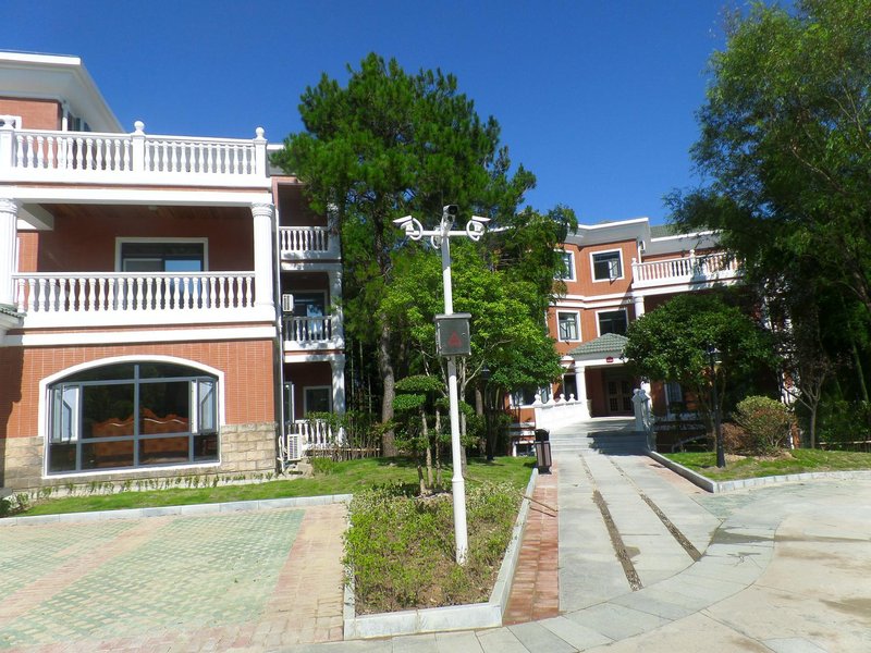 Xingyun Mountain Inn Over view