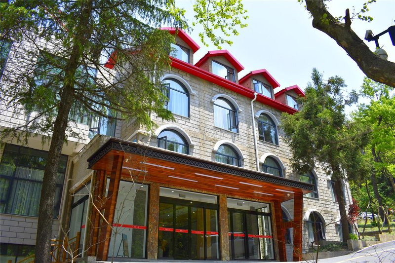 Star Lake Hotel Mount Jigong Over view