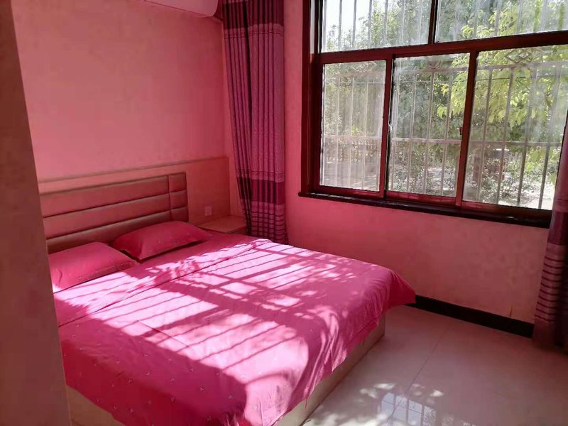 nongfushanzhuangGuest Room