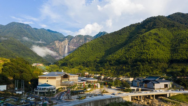 Shiniu Mountain Hotel Over view