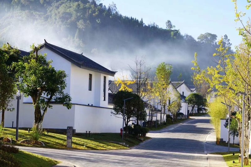 TengChong QianMo NanShan Holiday VillageOver view