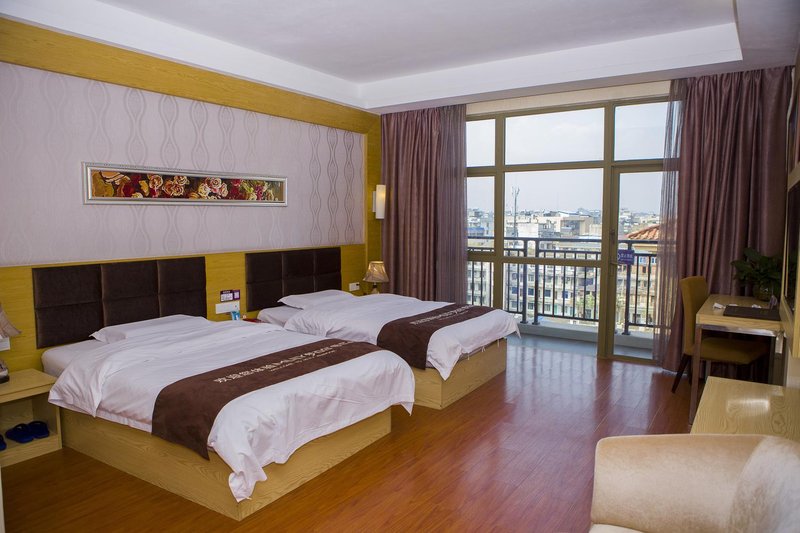 RONZON HOTELGuest Room